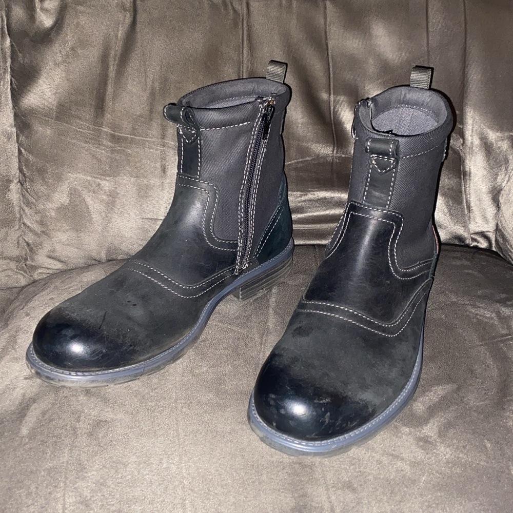 Ventige zip in black/ grey Clark’s. Size 7 1/2 mens. - Picture 2 of 7